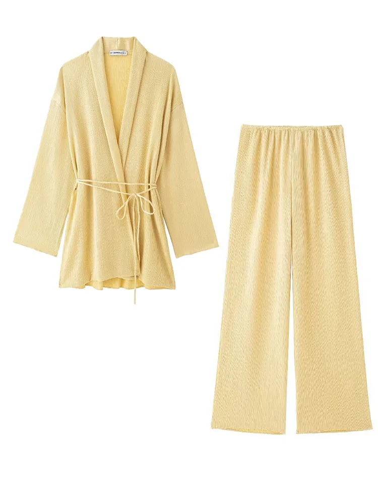 vêtement féminin kimono jaune