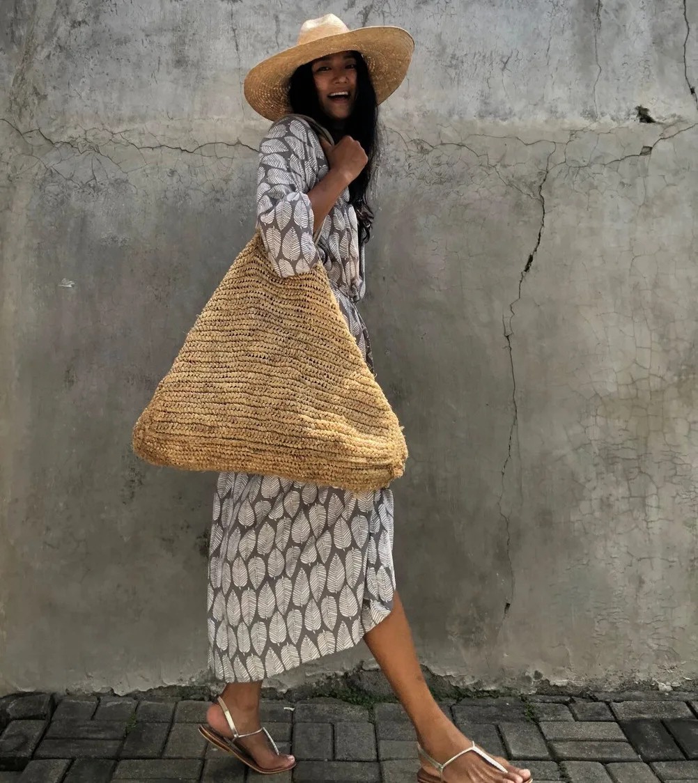 kimono d'été léger gris avec feuilles