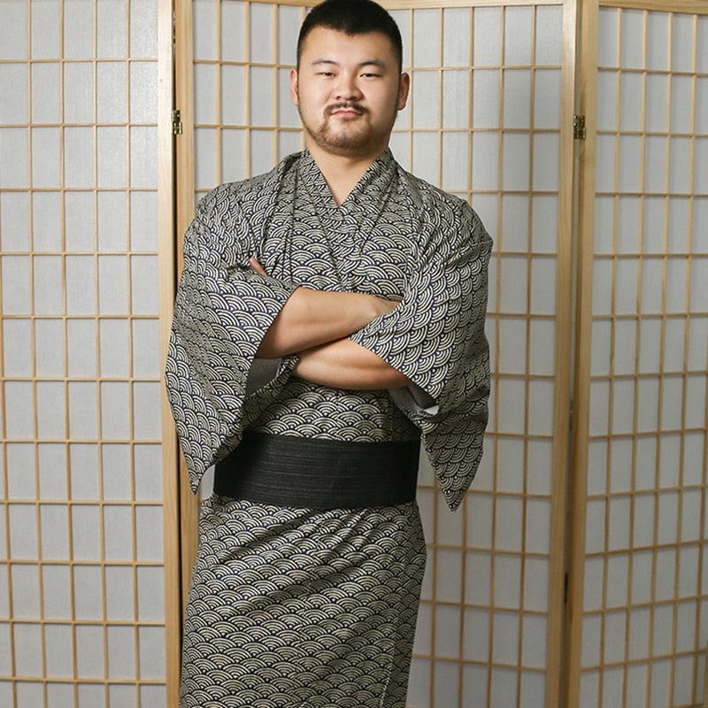yukata homme avec motifs traditionnels