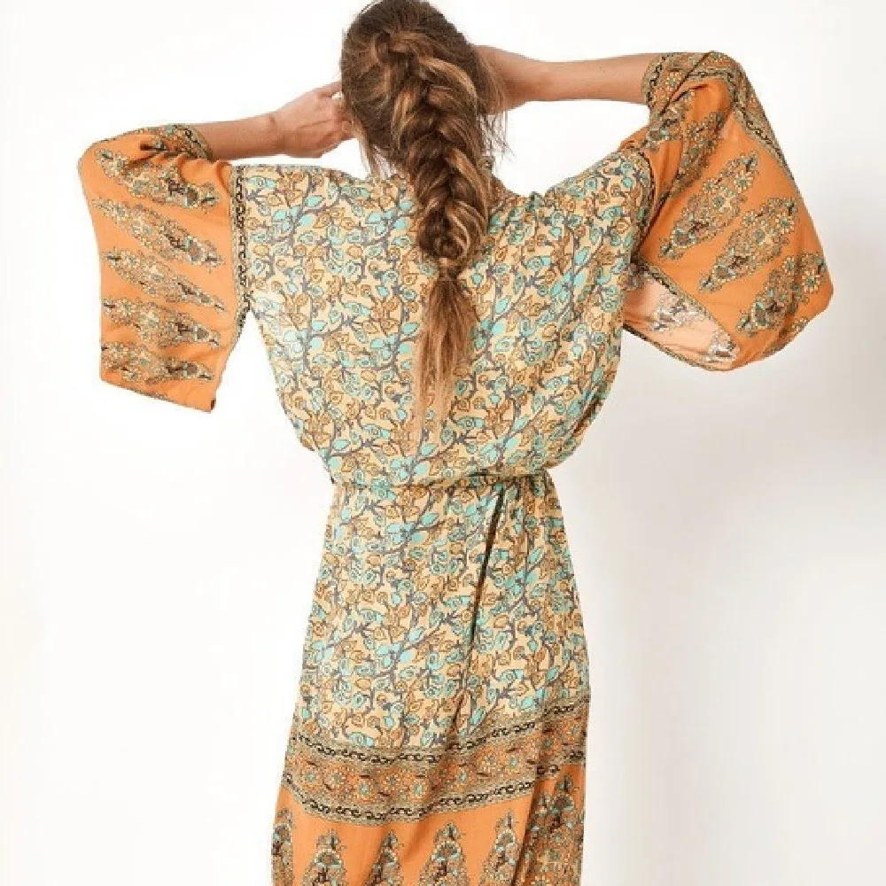 vêtement bohème long beige pour femme