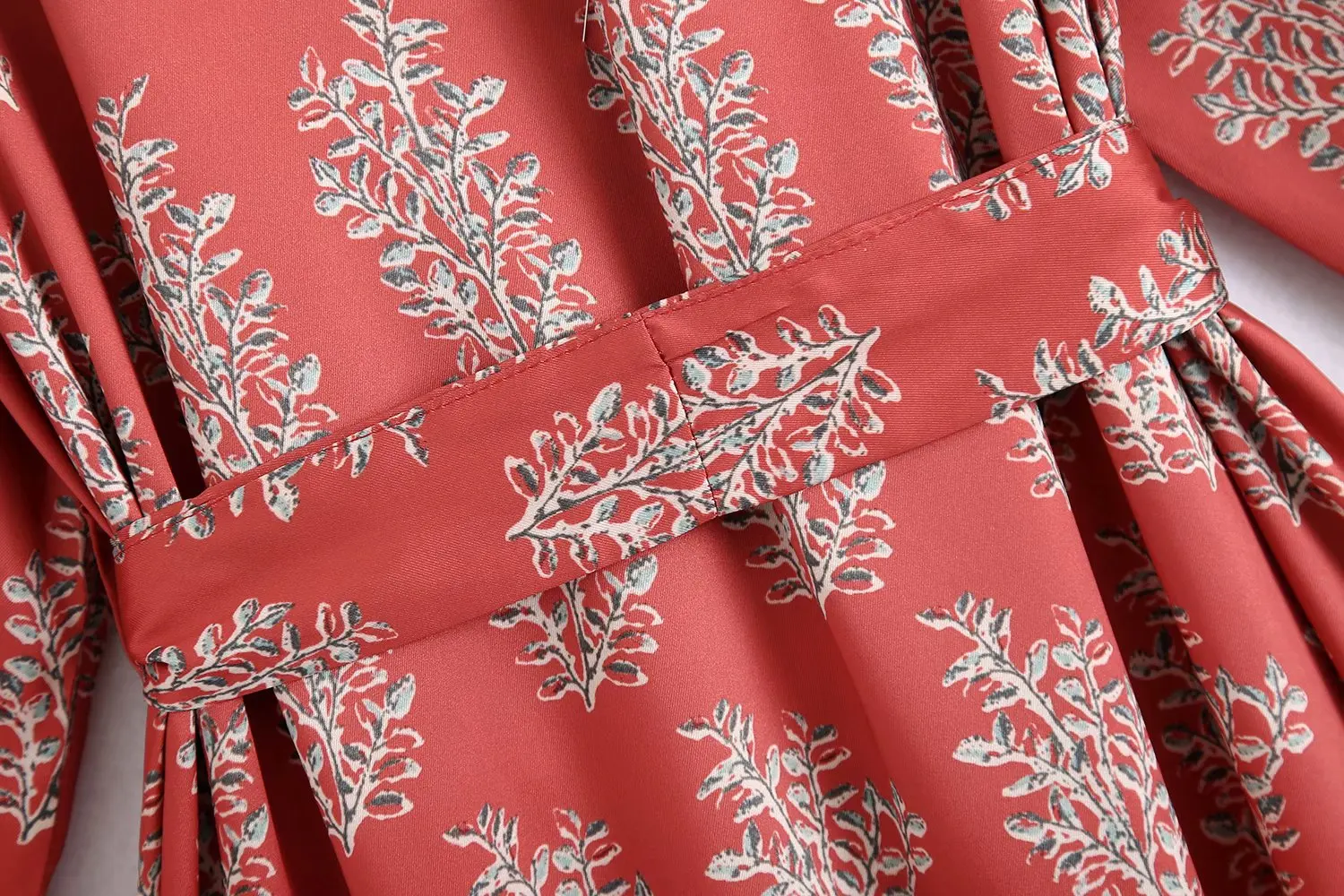 kimono à porter en soirée pour femme en rouge