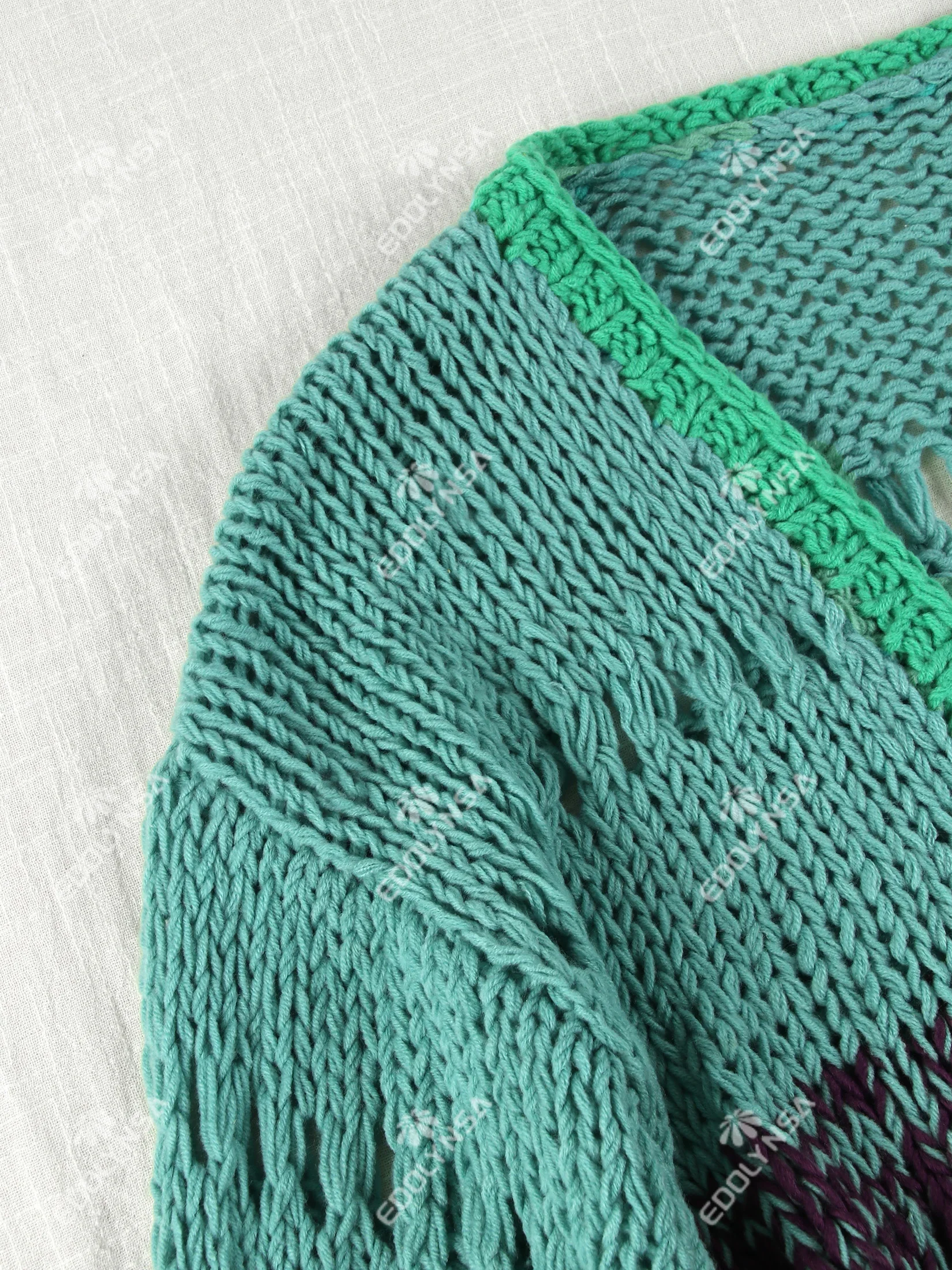 vêtement boheme en crochet vert