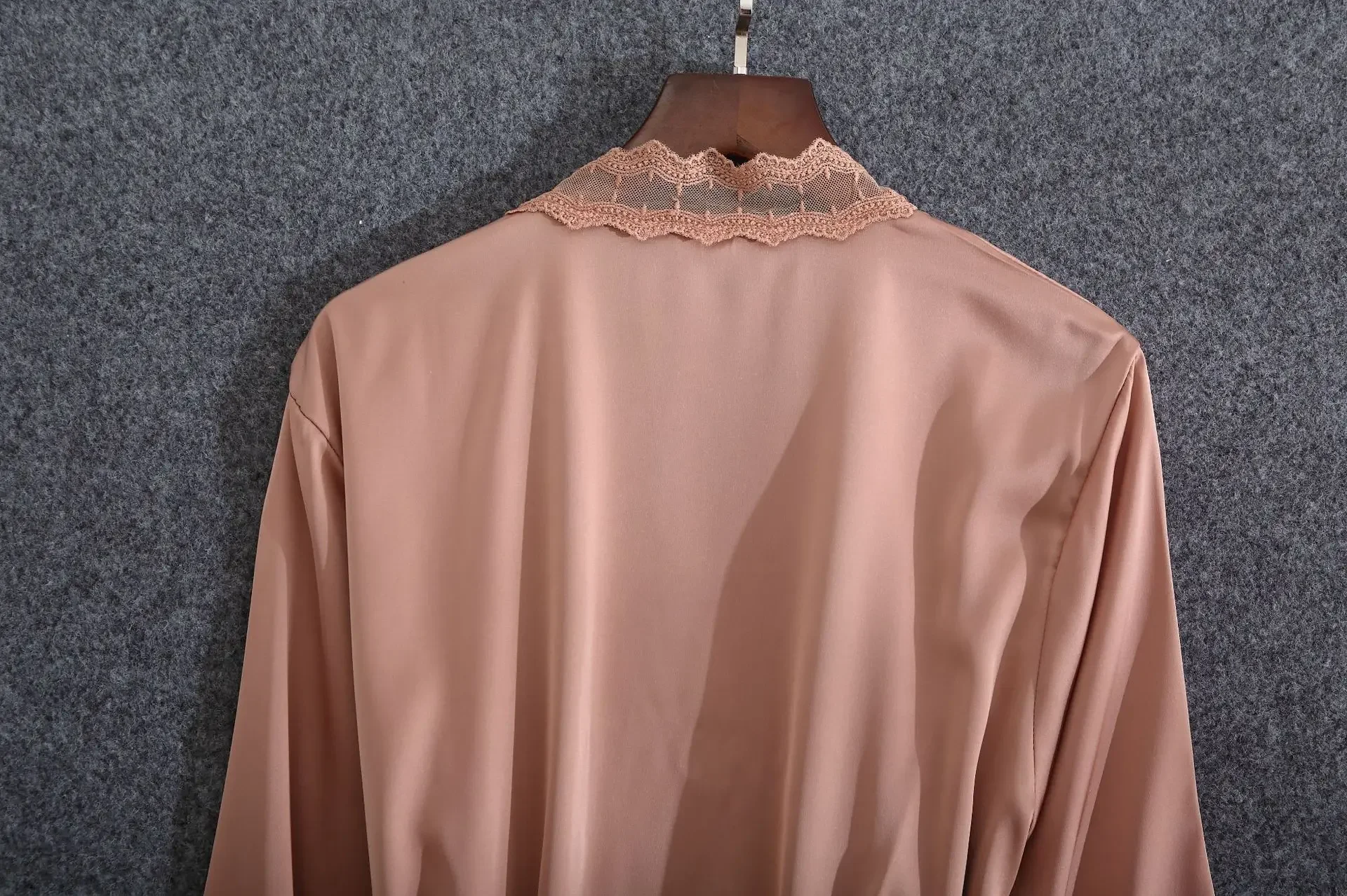 kimono en dentelle blanche pour mariage romantique