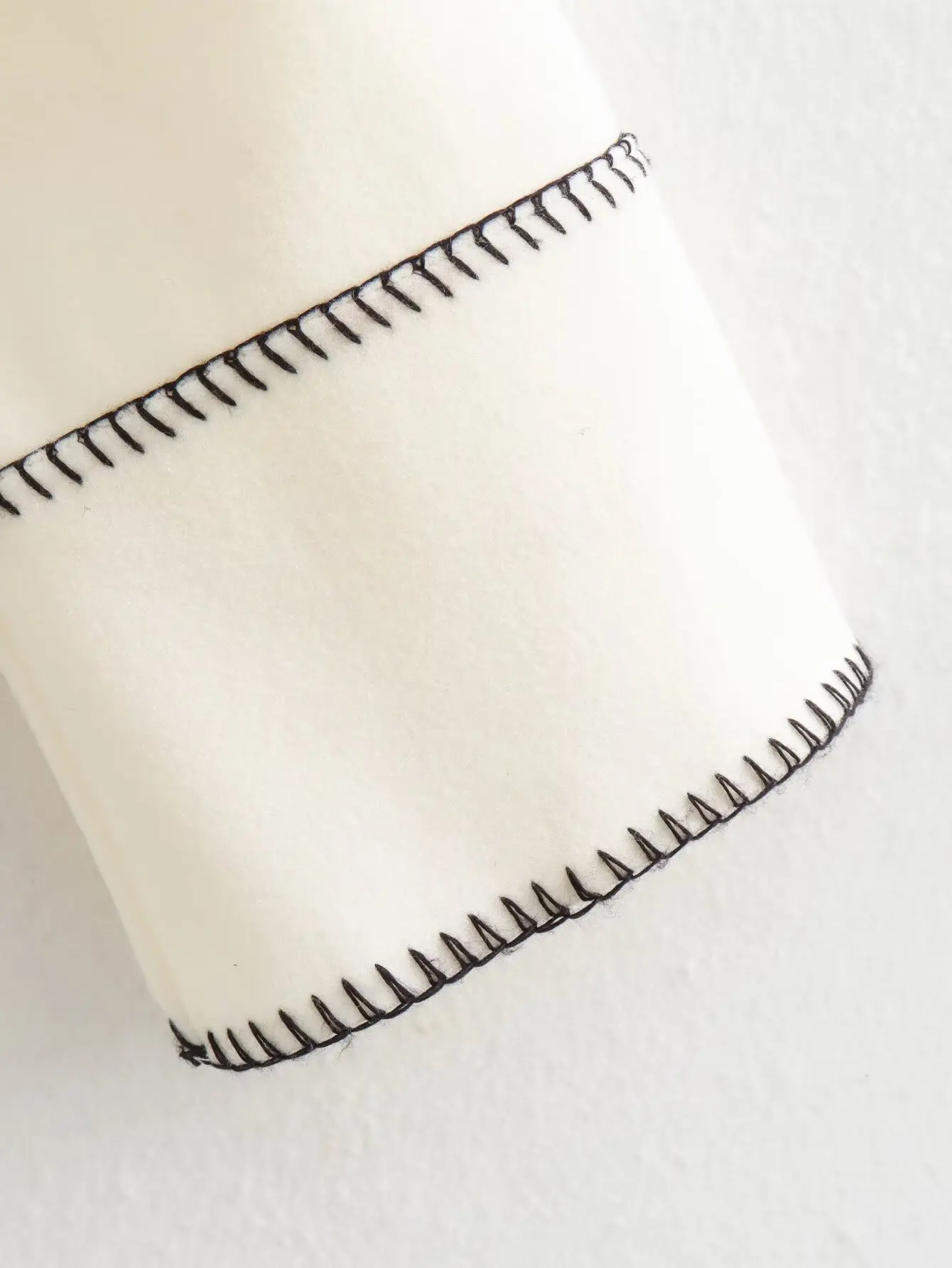 kimono blanc moelleux pour les soirées