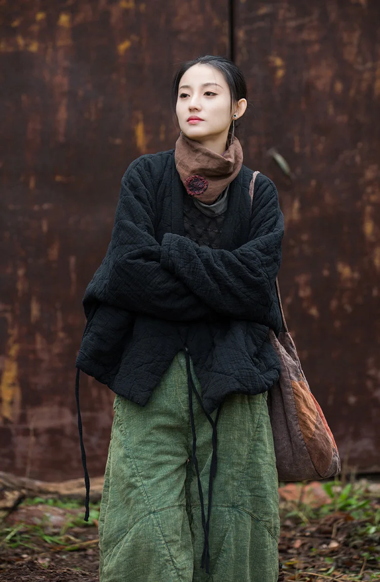 Veste Kimono Matelassée Noire Pour L'automne