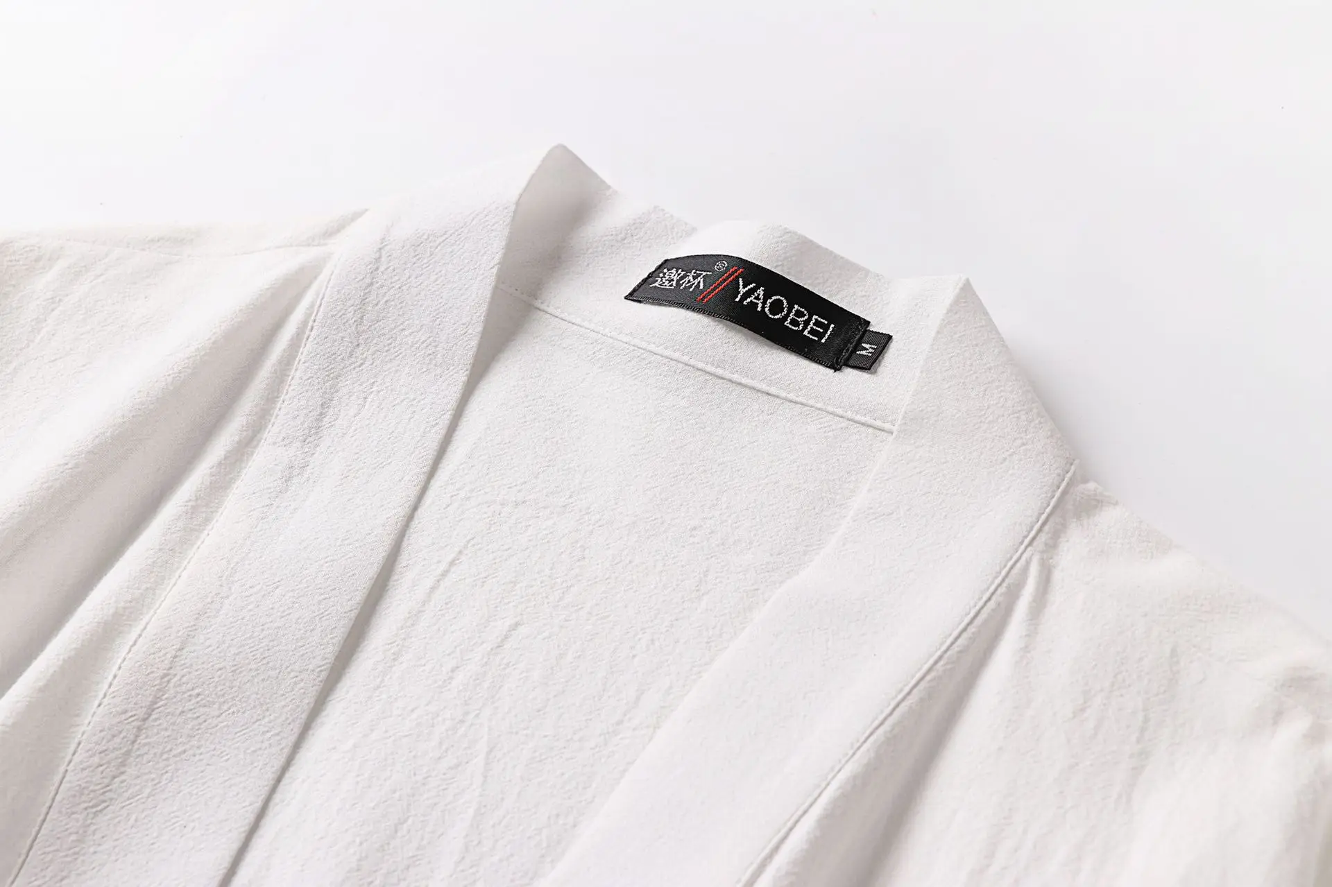 kimono féminin blanc élégant