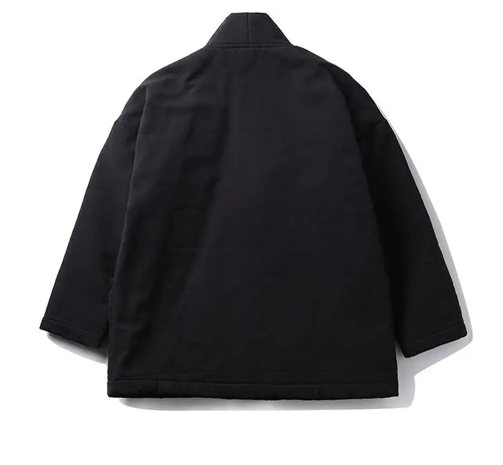 kimono noir au style chic