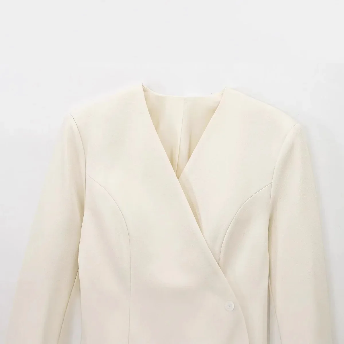 kimono blanc élégant pour femme