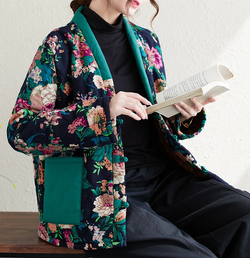 kimono en tissu vert d'inspiration asiatique