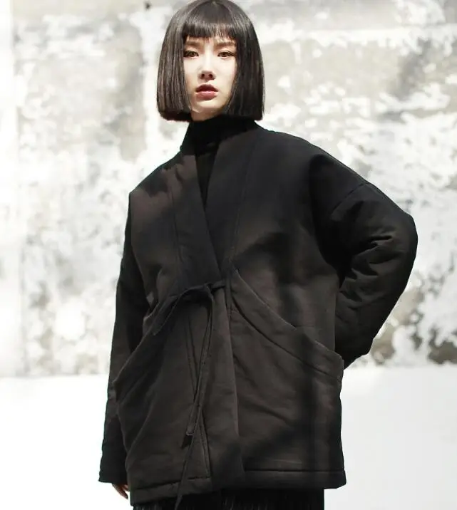 vêtement long noir élégant