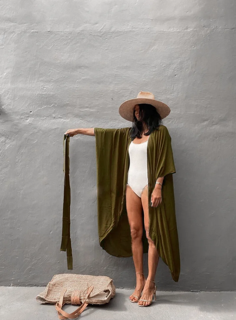 robe kimono légère vert militaire parfaite pour la plage