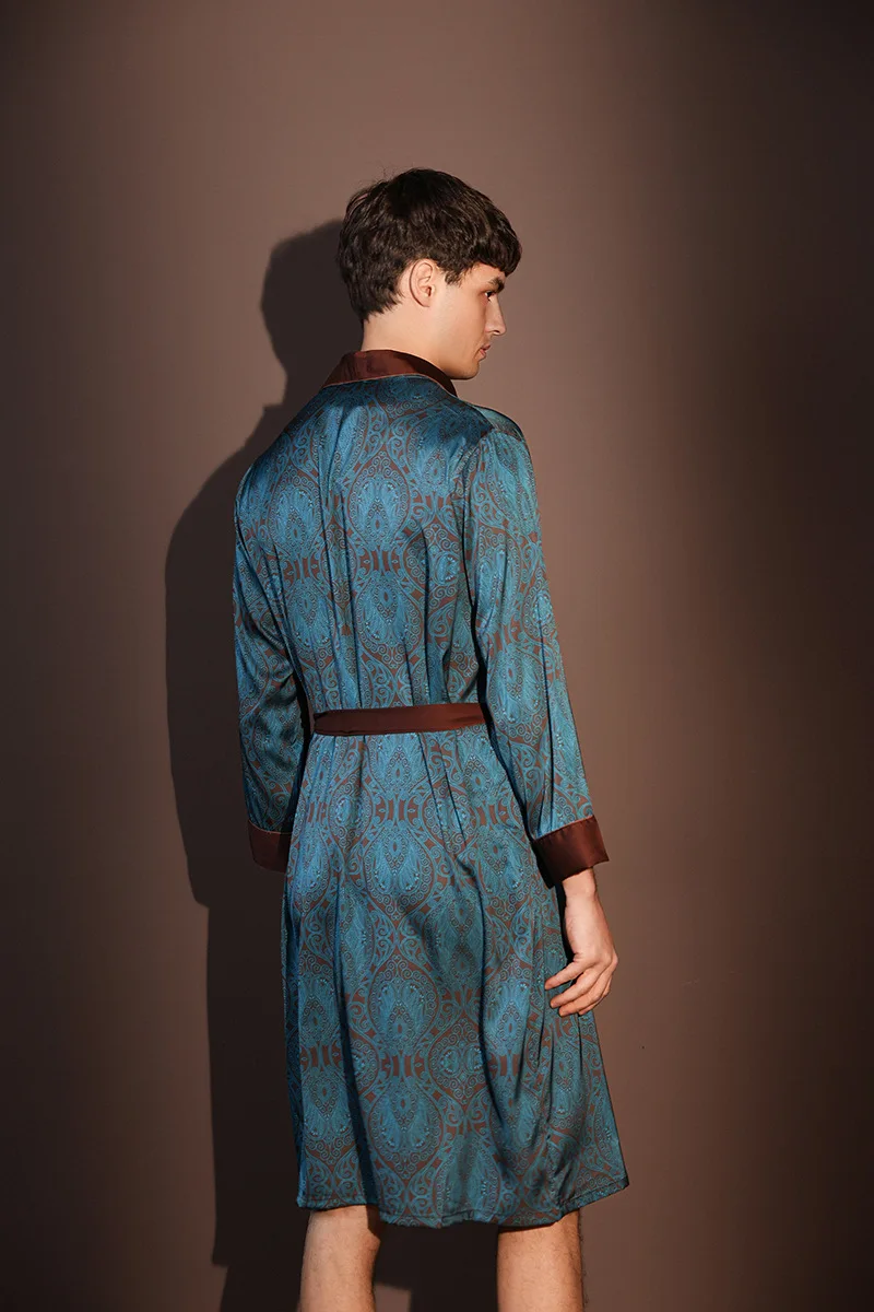 peignoir élégant pour homme en bleu