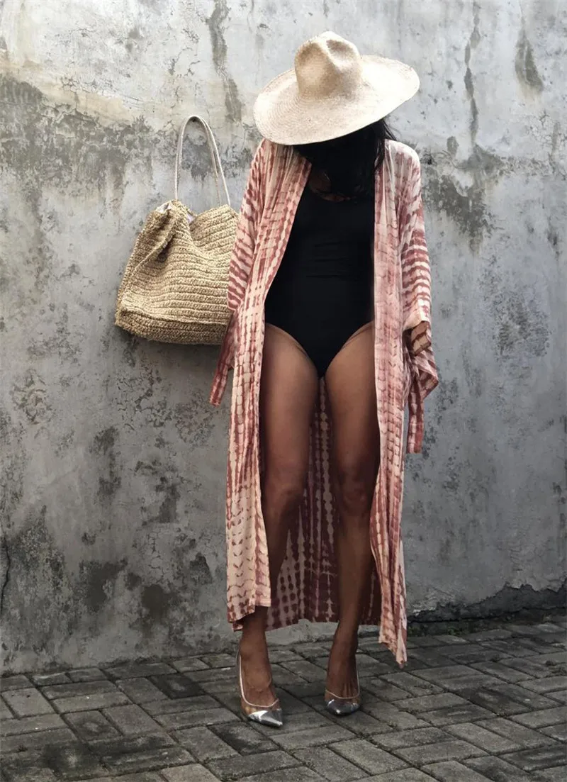 kimono de plage rose tie-dye à motifs colorés