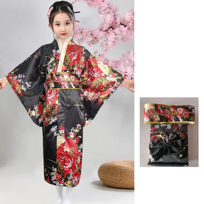 tenue traditionnelle japonaise pour fille