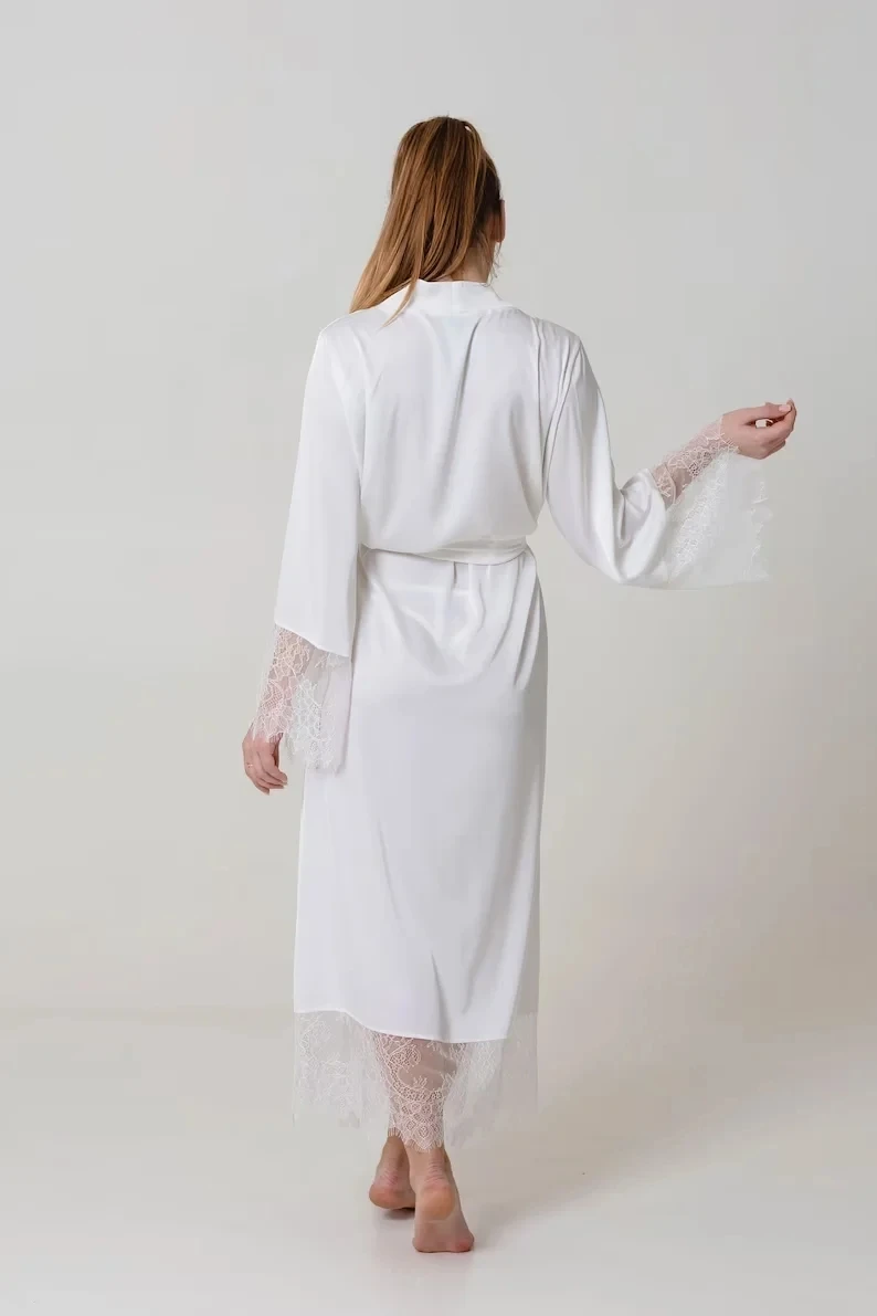 vêtement de mariage en dentelle blanche pour femme