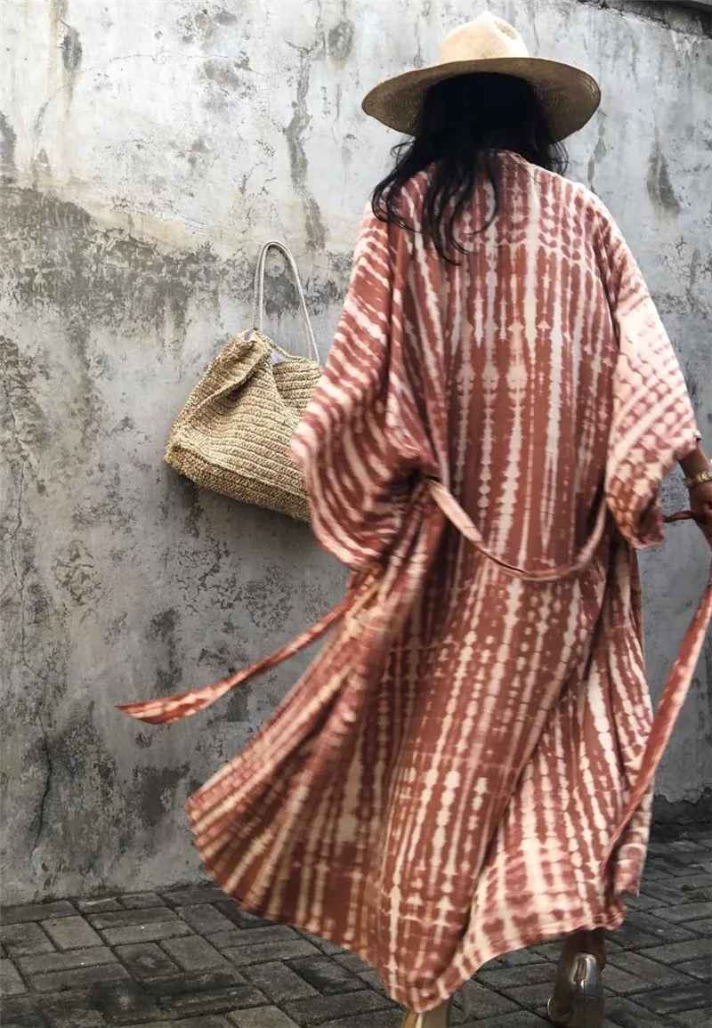 kimono léger en tissu tie-dye rose