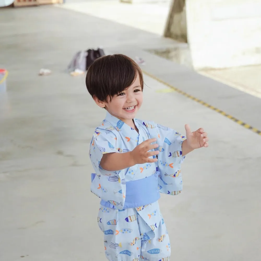 vêtement léger pour enfant en été